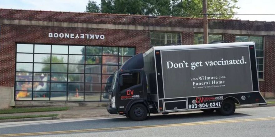 ABD'de cenaze evinden 'Aşı olmayın' mesajı