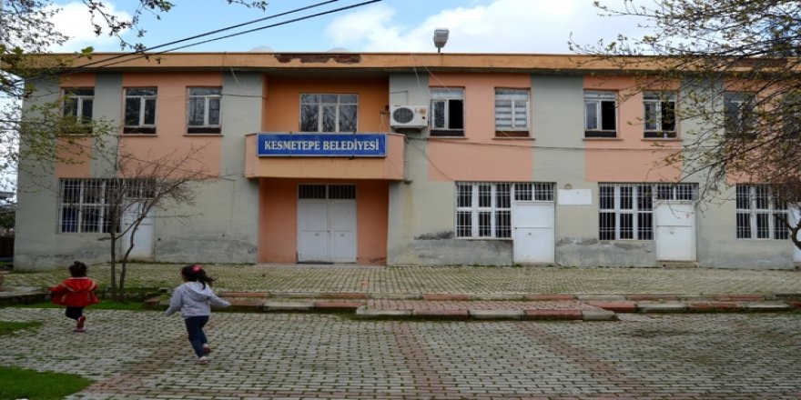 Belediyenin kamyon, kepçe ve otomobili satışta