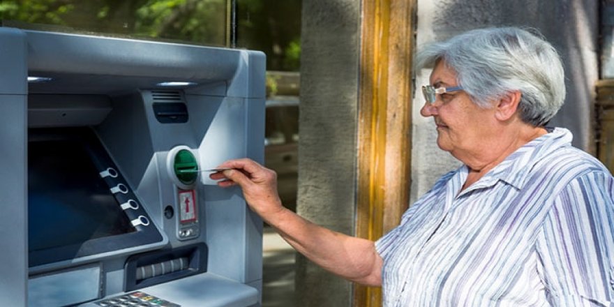 SGK'dan erken emekli olma müjdesi! Emeklilik yaşı 8 yıl erkene alındı