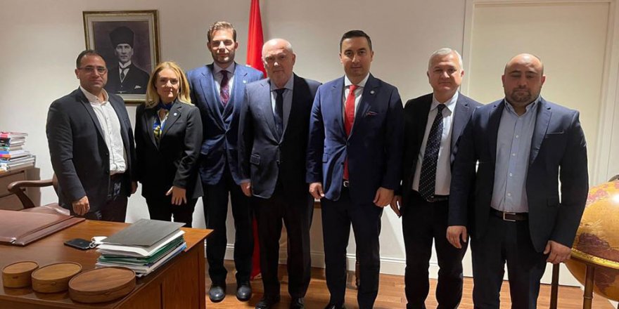 İYİ Parti New York’taki Türk toplumuyla bir araya geldi