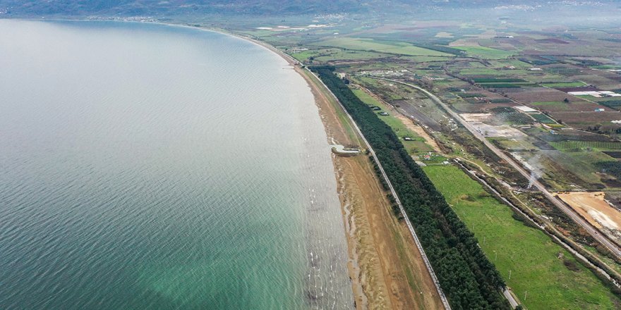 İznik Gölü'nün bazı bölümlerinde su çekilmesi 50 metreyi aştı