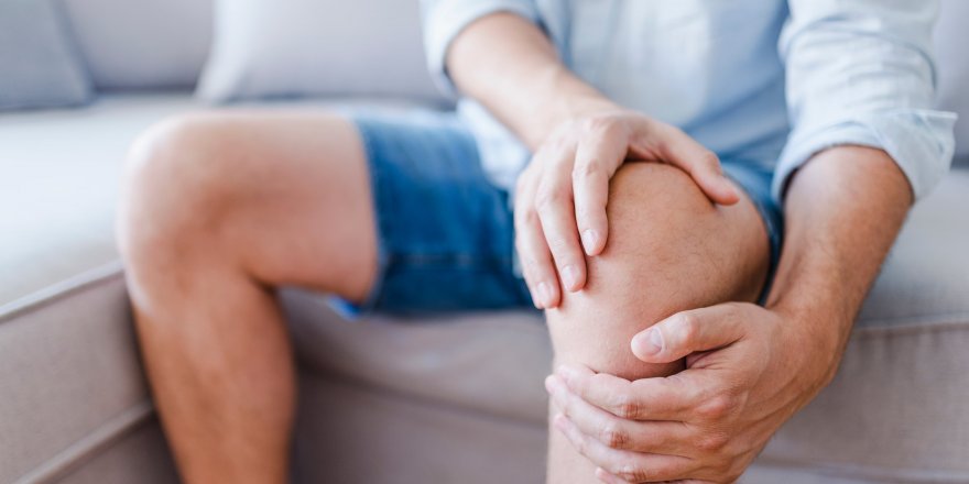 Dizden ve eklemden gelen sese dikkat