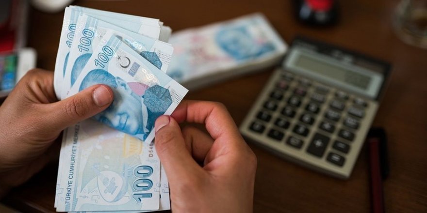 Memur ve memur emeklilerine yapılan zam, 3600 ek göstergeyle değişti