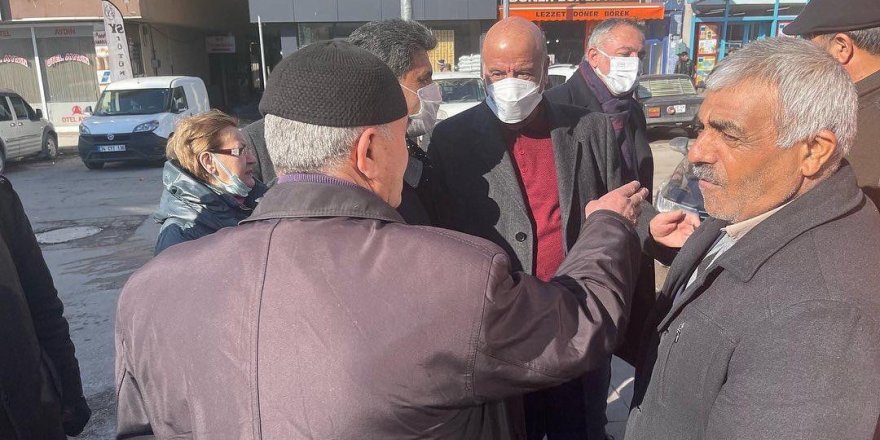 İYİ Parti Mahallebaşı semtinde vatandaşın nabzını tuttu