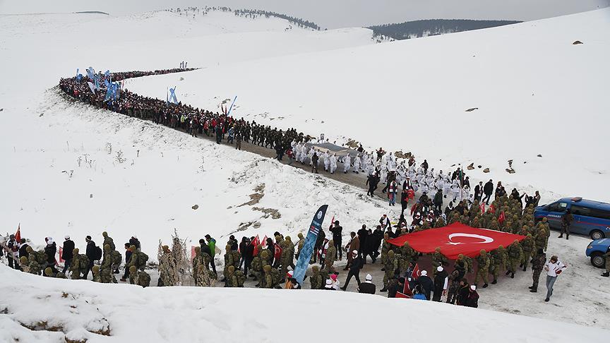 Vefakar gençlik fedakar ecdadını unutmadı