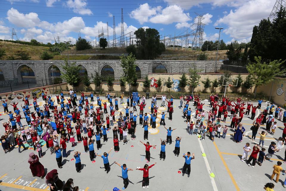 Dolu bir yaz  geçiriyorlar