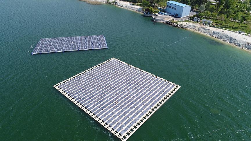 İBB, Türkiye'nin ilk yüzer güneş enerji santralini kurdu