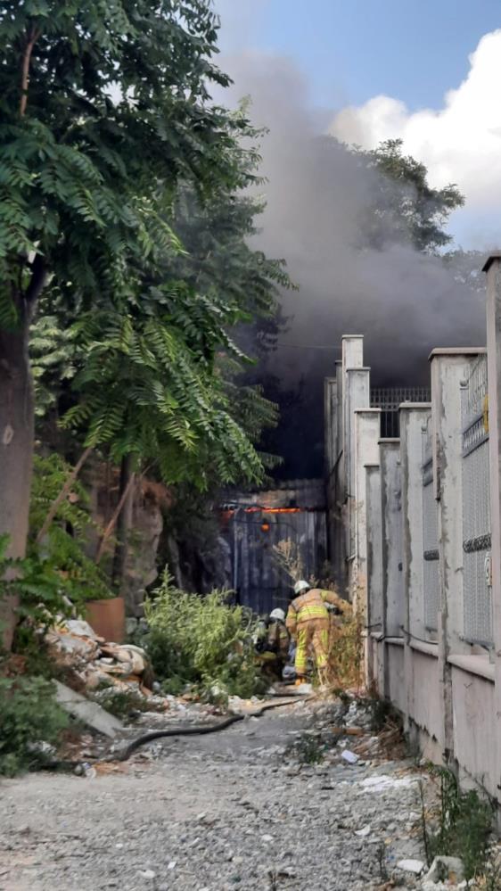 Fatih'te trafoda yangın çıktı