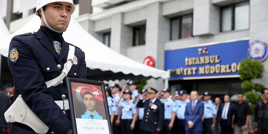 Şehit polis için İstanbul Emniyet Müdürlüğü'nde tören