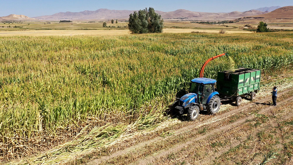 Van Büyükşehir Belediyesinden üreticilere makine desteği
