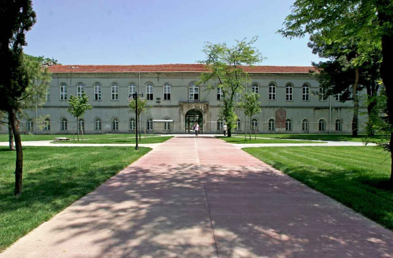 Yıldız Teknik Üniversitesi 32 personel alacak