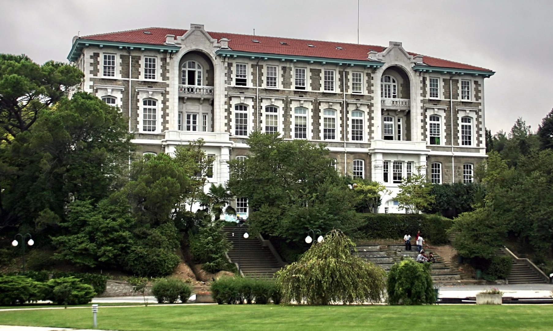 Boğaziçi Üniversitesi 15 akademik personel alacak