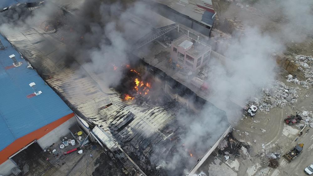 Adana'da alüminyum fabrikasında yangın çıktı