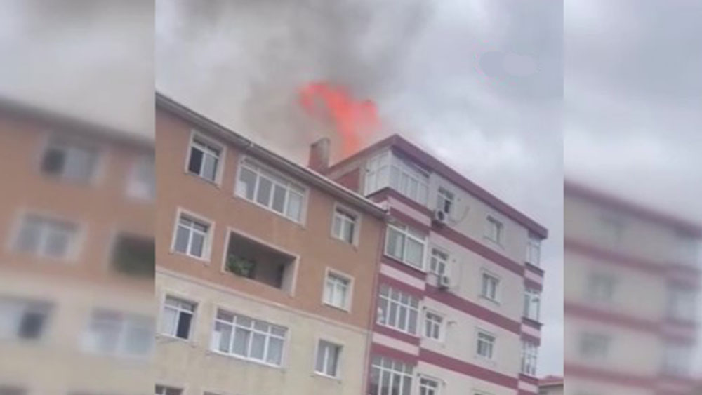 5 katlı binanın çatı katı alev alev yandı