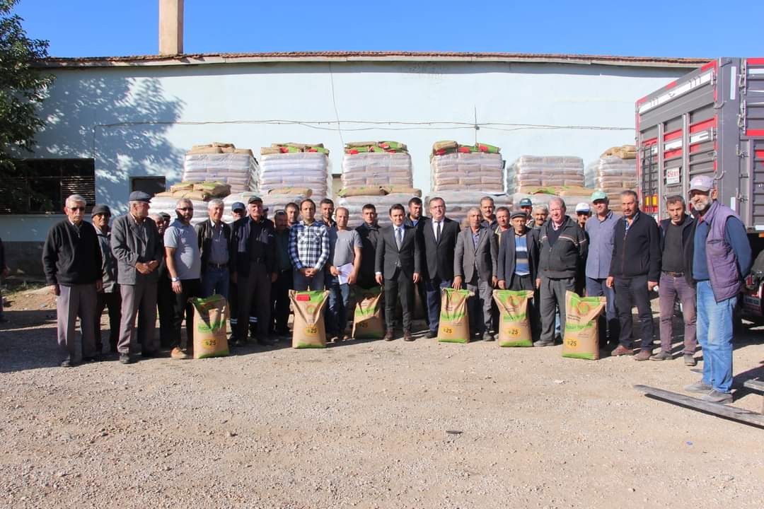 Afyonkarahisar’da çiftçilere tohum desteği