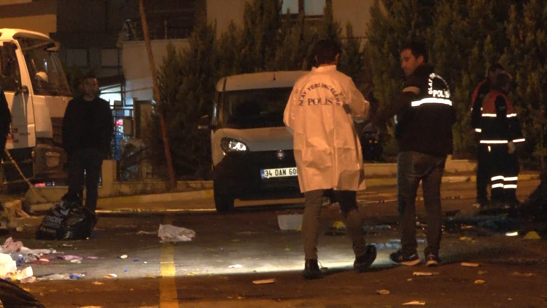 Pendik’te hareketli gece! Pazarcılar arasında pompalı tüfekli kavga