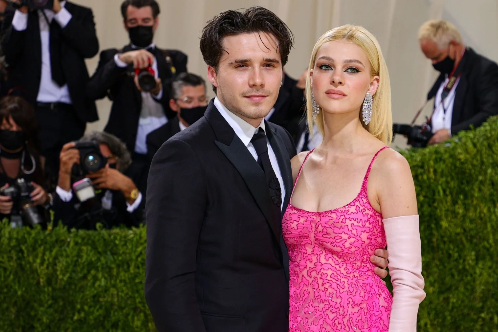 Brooklyn Beckham ile Nicola Peltz: 10 çocuk istiyoruz