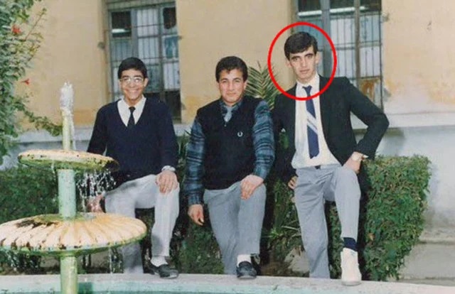 Lise fotoğrafını paylaştı! Ünlü şarkıcıyı tanıyan çıkmadı