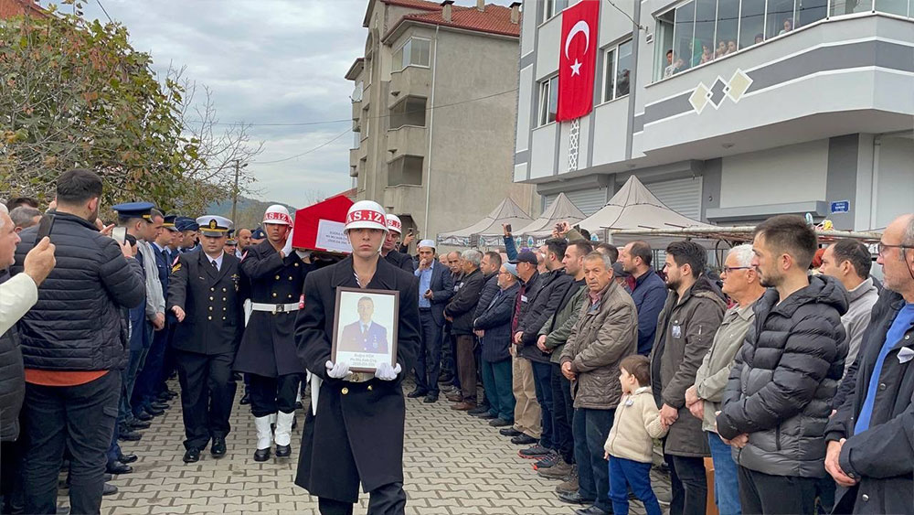 Trafik kazasında hayatını kaybeden astsubaya hüzünlü veda
