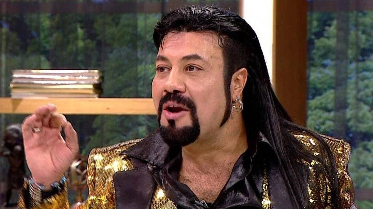 Roman şarkıcı Kobra Murat evinin kapılarını açtı