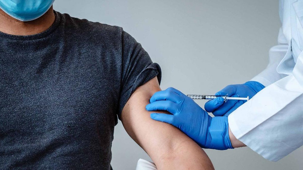 Korkutan koronavirüs raporu: Aşı olanlar daha çok ölüyor