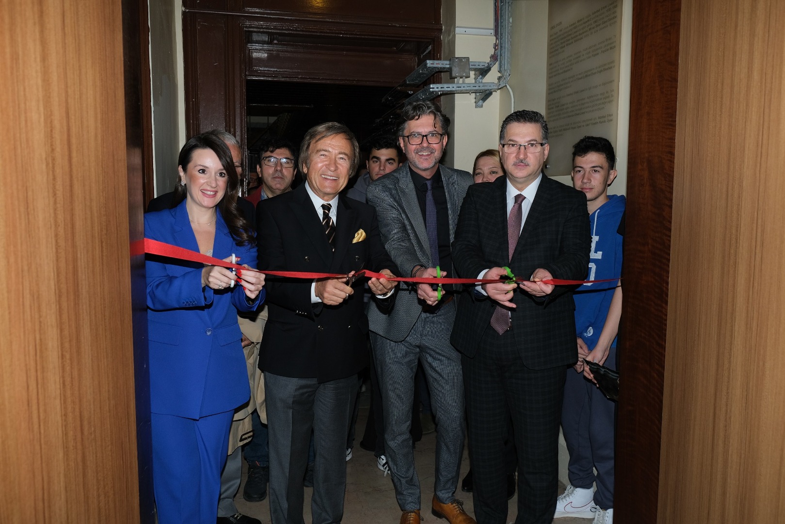 Erol Evgin’i duygulandıran sürpriz