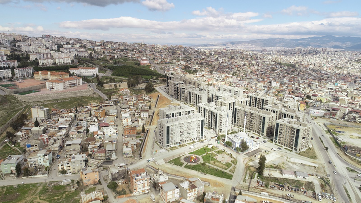 İzmir'de icradan satılık kargir ev