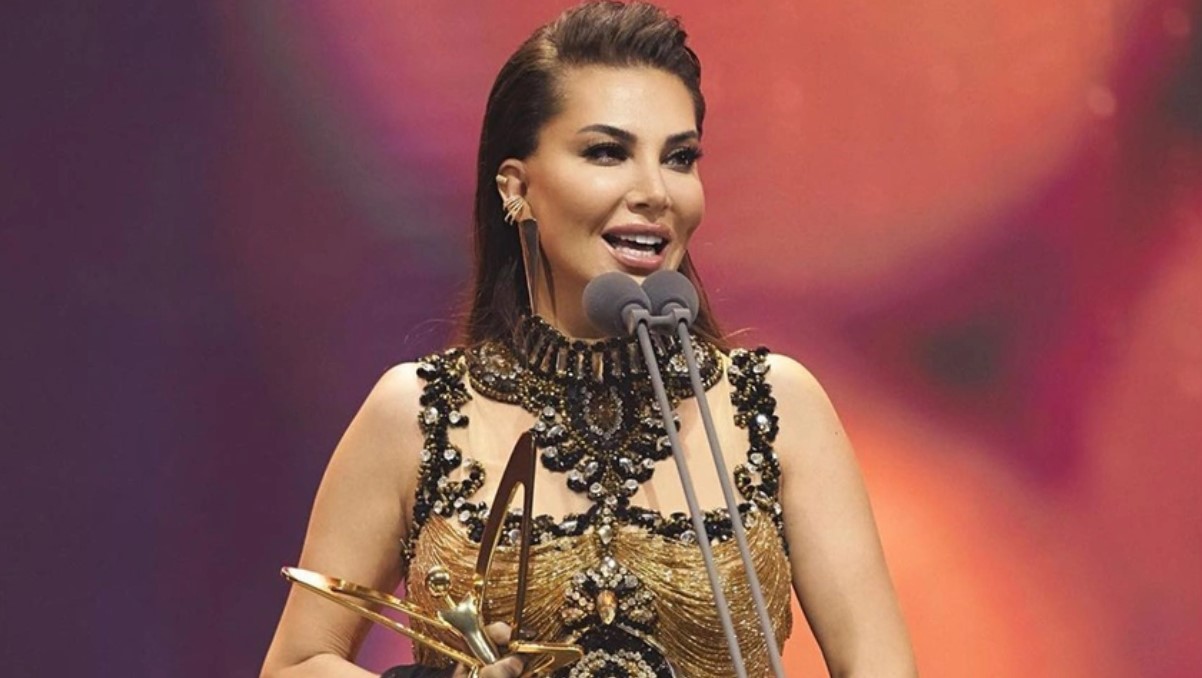 Geçen yılda ödül kazanmıştı. Türk Müziğinin güçlü sesi Ebru Yaşar'ın Altın Kelebek tutkusu.