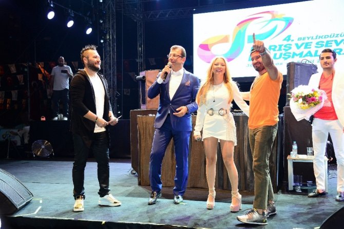 Beylikdüzü’nde, Ece Seçkin ve Ozan Doğulu rüzgarı