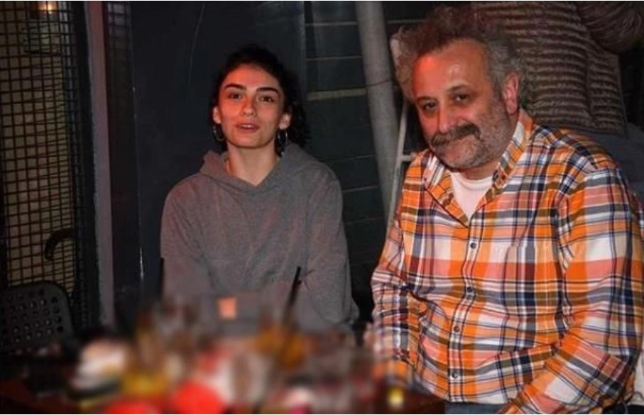 5 yıldır beraber olan ve aralarında 19 yaş fark olan ünlü çiftin ayrıldığı iddia edildi.