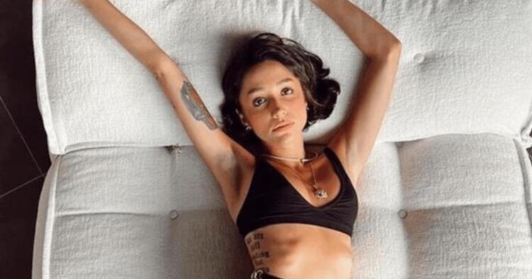 Şarkıcı Zeynep Bastık'ın omurgası kırıldı.