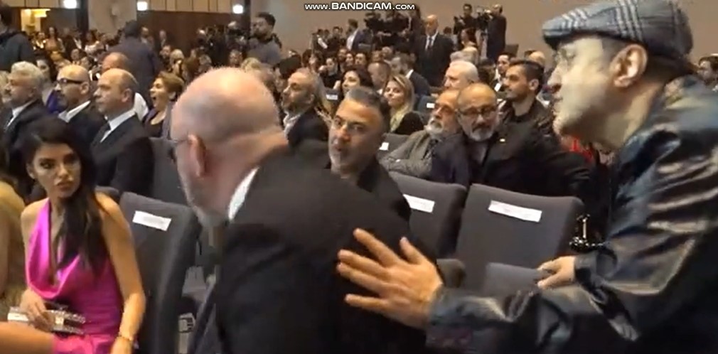 Sunucular arasında protokol kavgası