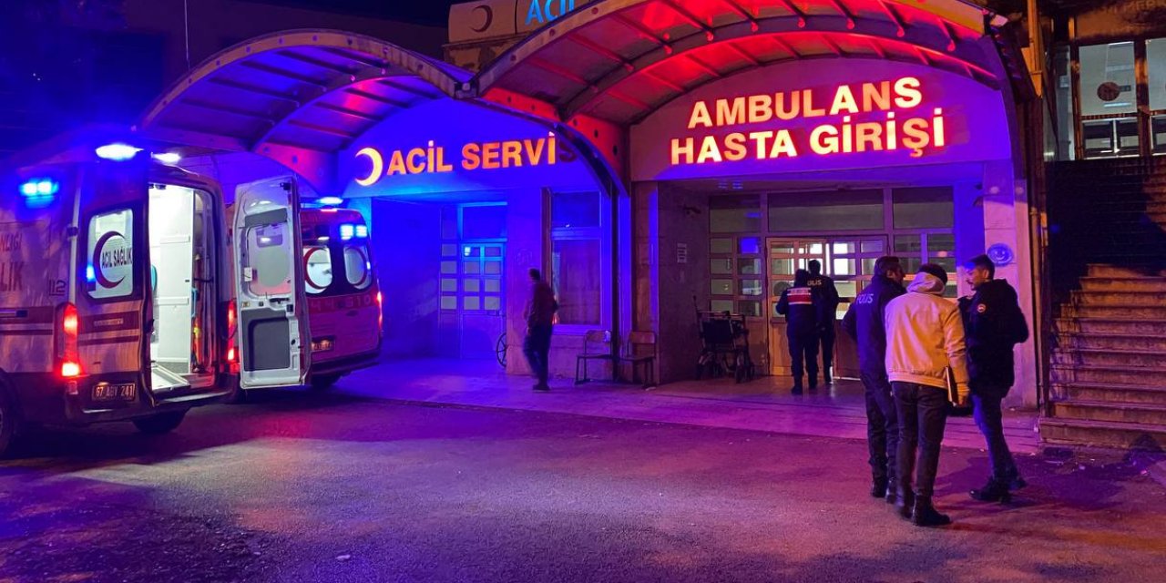 24 lise öğrencisi hastanelik oldu