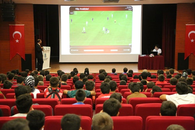 Amatör oyunculara yeni kurallar semineri