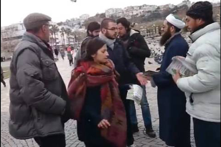 “Yılbaşı kutlamayın” bildiricileri yine ortaya çıktı