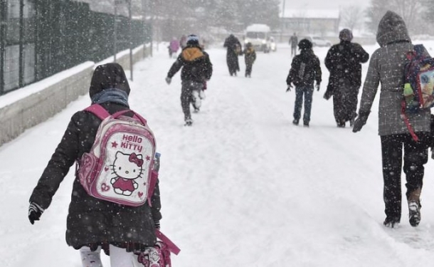 20 yıl sonra yağan kar 60 santimi buldu