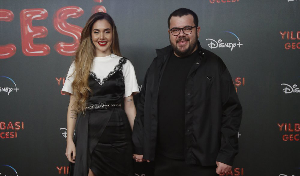 Eser Yenenler yılbaşı gecesi bakın ne yapacak