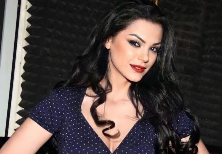 Şarkıcı Nez'in evine hırsız girdi