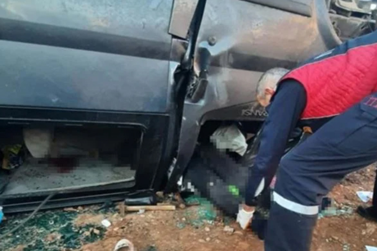 Mardin'de personel servisi devrildi: 6 ölü 5 yaralı