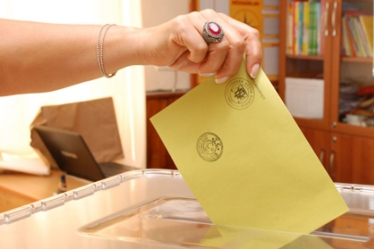 Genç seçmene seçim için ikametgah uyarısı