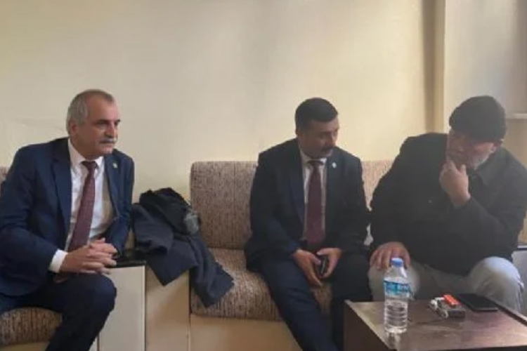 İYİ Parti Milletvekili Ahmet Çelik’ten Sinan Ateş’in ailesine ziyaret