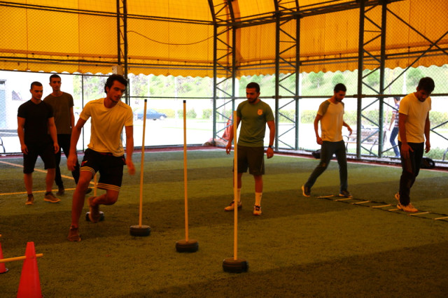 32 genç sporcu akademili oldu