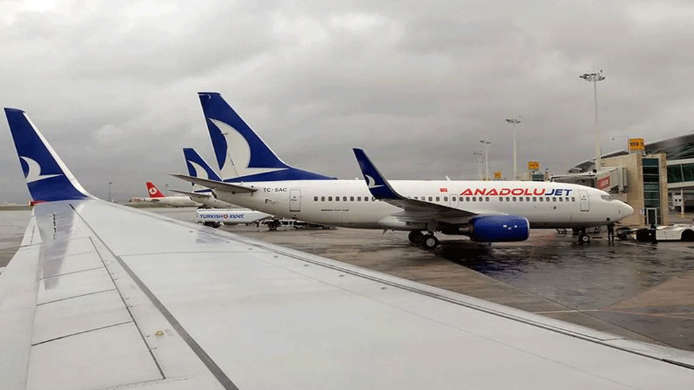 İstanbul-Antalya seferini yapan uçağa yıldırım çarptı