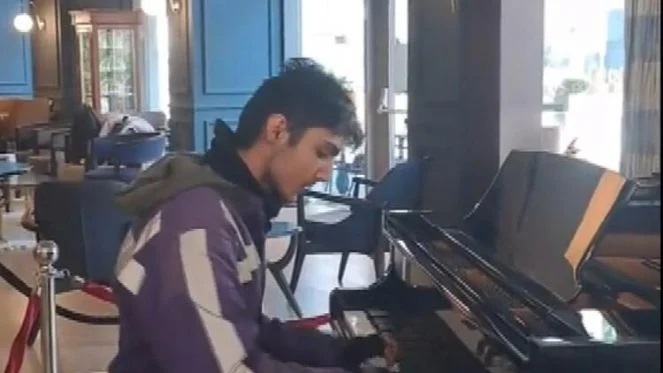 Türkiye piyanist kurye Muharrem Can İncir'i konuşuyor! 100 liralık orgla başladı