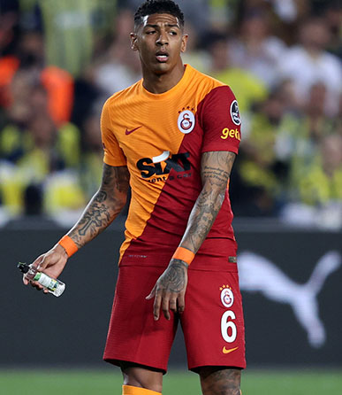 Güle Güle Van Aanholt! Yeni sol bek Cimbom'u en az 10 yıl götürecek