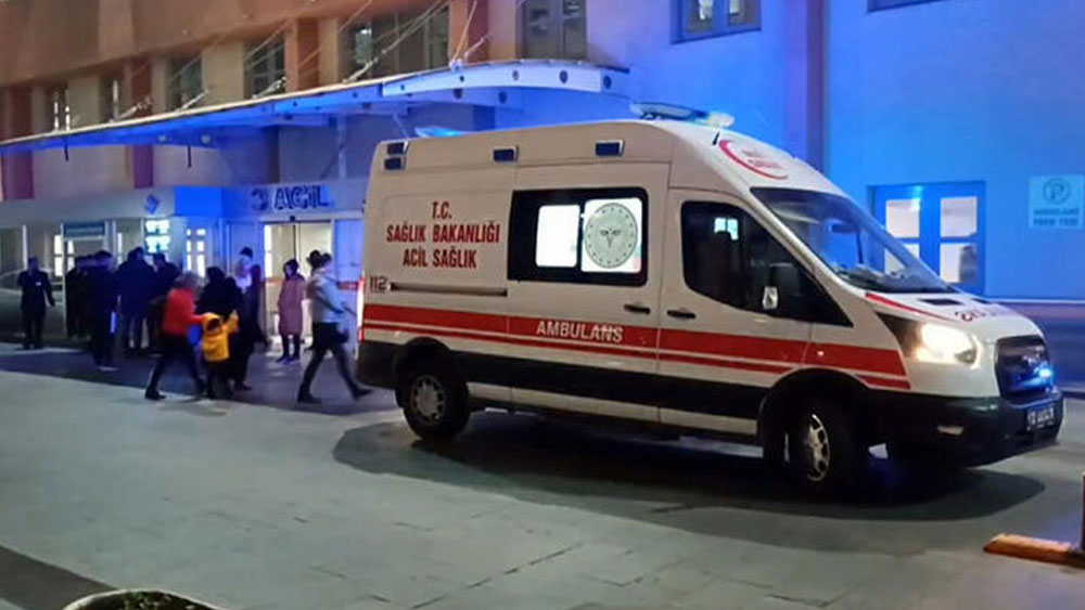 Husumetli aile minibüse silahla saldırdı: 2 ölü 5 yaralı