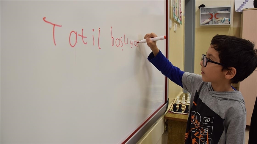 Yarıyıl tatili için son ders zili cuma günü çalacak