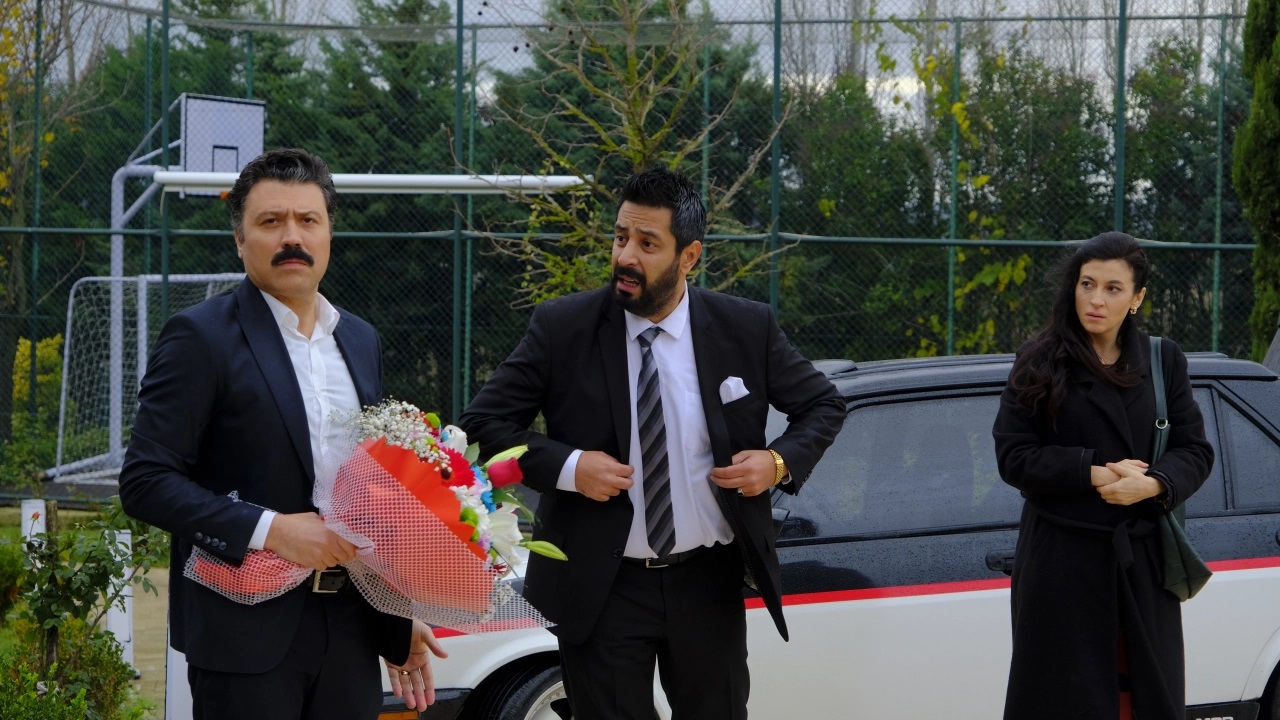 Eski eşler ‘Üç Günlük Dünya’da bir araya geldi