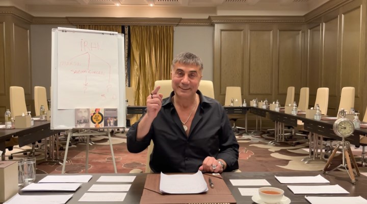 Peker bu kez Cemal Enginyurt'un tweetini paylaştı