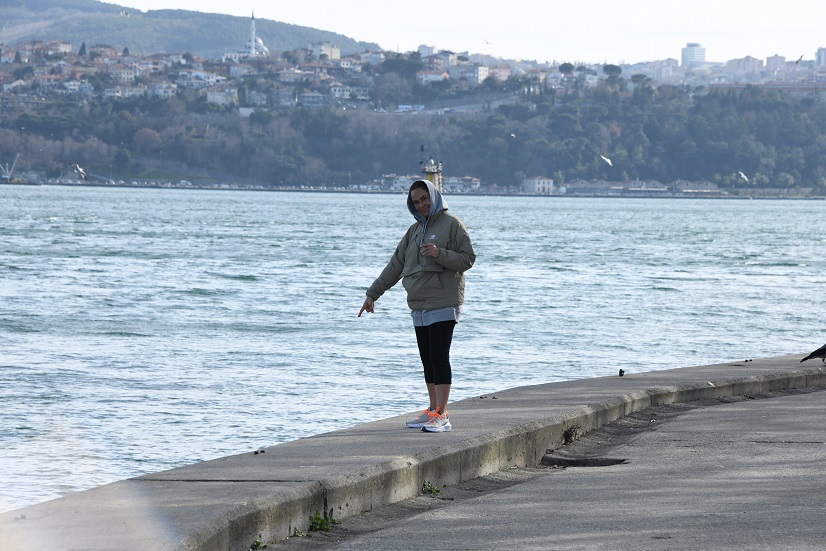 Hülya Avşar: Sapık gibi sokağa çöp atanlara korna basıyorum